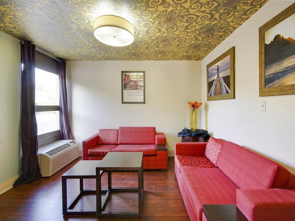 فندق Baymont By Wyndham ويليامزبرغ المظهر الخارجي الصورة